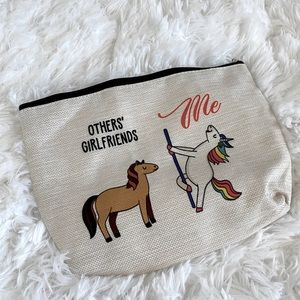 💓🐴🦄 large pouch‎